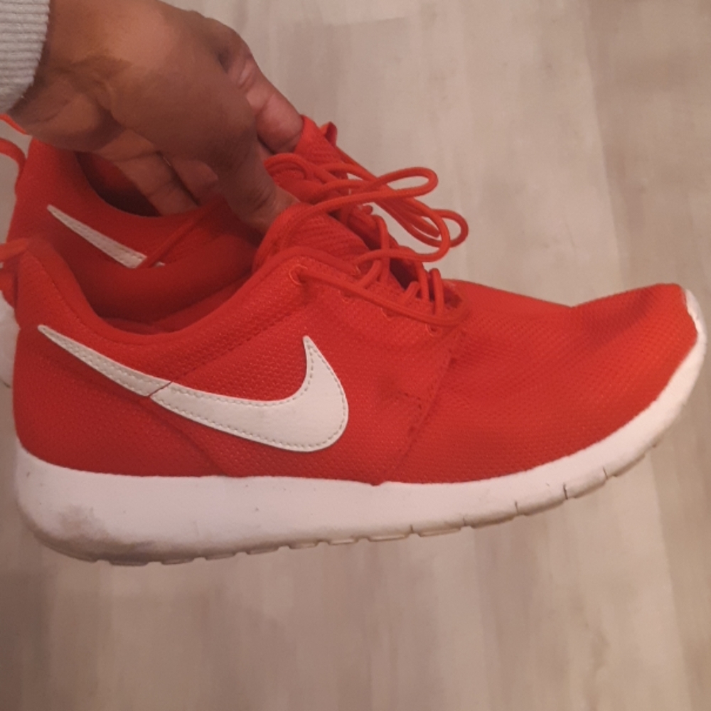 Shoes - Picture 2 of 4